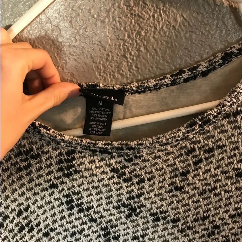 Sweater - Picture 3 of 4